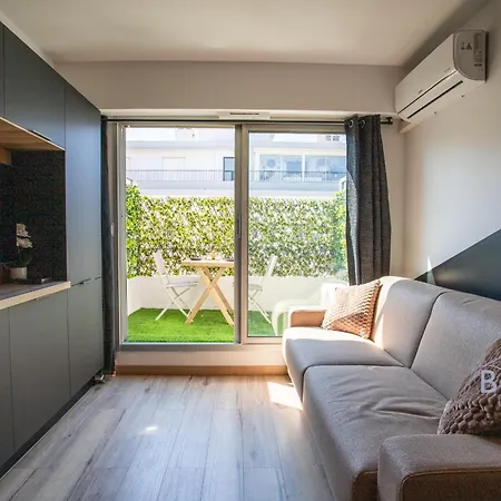 Sunny Flat In Les Pins Апартаменты *